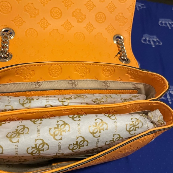 Brand new guess handbag for sale - Picture 3 of 4